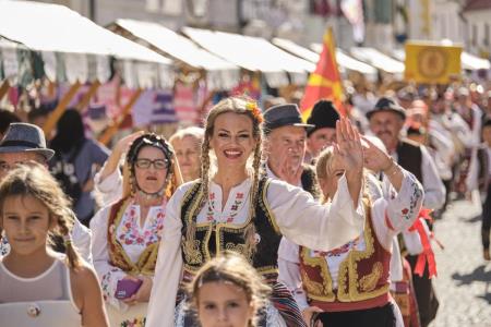 Vabljeni k ogledu tradicionalne povorke narodnih noš (4)